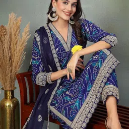 stylum Women Silk Blend Kurta Pant Dupatta Set image 4