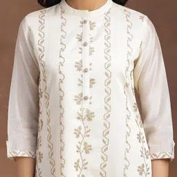 libas Women Embroidered Silk Blend Straight Kurta image 4