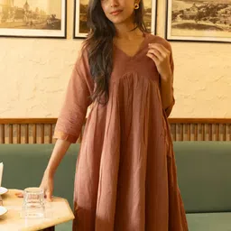 divastri Women Viscose Rayon Kurta Pant Set image 4