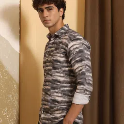 metronaut Men Regular Fit Solid Spread Collar Casual Shirt image 4