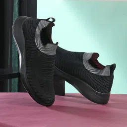 face Stylish Sports Shoes for Men – Ideal for Running, Gym & Training Sneakers For Men image 4