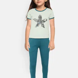 Sweet Dreams Girls Green & White Printed Flip-Sequinned Night Suit-image-94