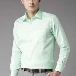 DENNISON Men Green Regular Fit Solid Formal Shirt image 3