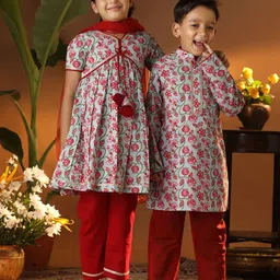 VASTRAMAY Boys Floral Printed Mandarin Collar Pure Cotton Straight Kurta With Pyjamas-image-82