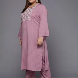 Varanga Women Mauve Floral Embroidered Thread Work Kurta with Palazzos & Dupatta image 5