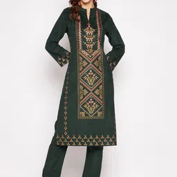 Zigo Women Green Floral Printed Velvet Kurta with Trouser-picture-26