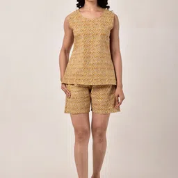 Ikk Kudi by Seerat Women Yellow Printed Cotton Night suit-image-54