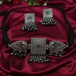 Ozanoo Silver-Plated Stone-Studded & Beaded Jewellery Set image 1