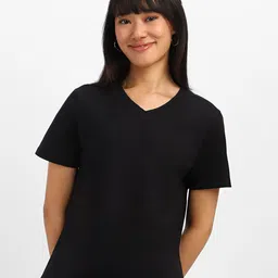 JUNEBERRY Women V-Neck Raw Edge T-shirt image 1