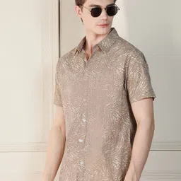 Dennis Lingo Abstract Printed Spread Collar Short Sleeves Cotton Casual Shirt-image-70