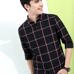 HIGHLANDER Men Black Slim Fit Windowpane Checked Casual Shirt-image-15
