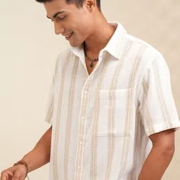 LOCOMOTIVE Men Cutaway Collar Vertical Striped Cotton Oversized Casual Shirt-image-62