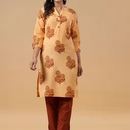 SAVI Floral Printed Mandarin Collar Pure Cotton Straight Kurta with Trousers-picture-25