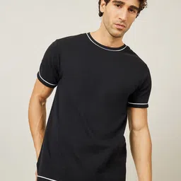 Styli Men Piping Detail Interlock Regular Fit T Shirt-image-0