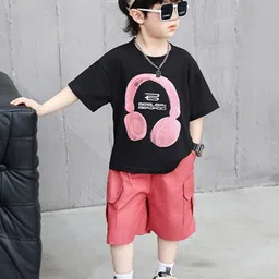 StyleCast x Revolte Boys Black & Pink Printed T-shirt with Shorts image 2