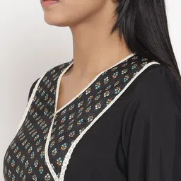 AURELIA Women Ethnic Motifs Printed Kurta with Palazzo image 3