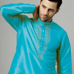 Utsav Fashion Men Ethnic Motifs Yoke Design Regular Beads and Stones Kurta with Trousers image 5