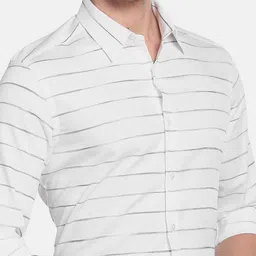 Arrow New York Men Slim Fit Horizontal Striped Formal Shirt image 2