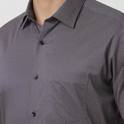 Van Heusen Men Spread Collar Geometric Printed Cotton Formal Shirt image 2