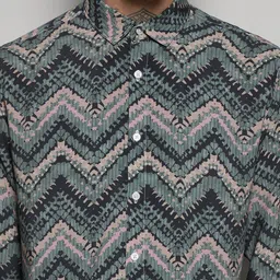 Campus Sutra Men Comfort Abstract Zig Zag Casual Shirt image 3