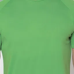 DIDA Men V-Neck Dri-FIT Pockets T-shirt image 2