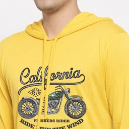 Friskers Men Yellow Typography Printed Applique T-shirt image 2