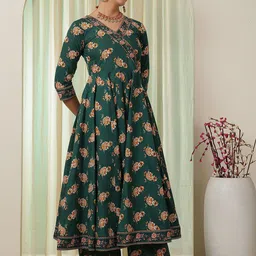 KIMAYRA Floral Printed Sequinned Pure Cotton Anarkali Kurta With Palazzos & Dupatta image 3