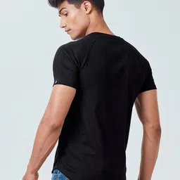 The Souled Store Men Black Batman Printed T-shirt image 3
