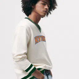 CLAFOUTIS Typography Printed V-Neck T-shirt image 3