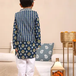 Budding Bees Boys Ethnic Printed Mandarin Collar Pure Cotton Kurta With Pyjamas & Jacket image 4