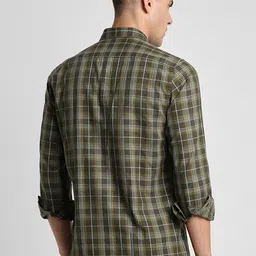 Peter England Casuals Slim Fit Checked Spread Collar Pure Cotton Casual Shirt image 4