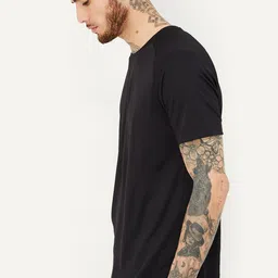 max Men Solid T-shirt image 4