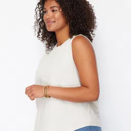 Trendyol Plus Size Round Neck Short Sleeves Cotton Regular T-shirt image 4