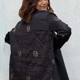 Chidiyaa Women Shawl Collar Conversational Printed Casual Reversible Tailored Jacket image 5