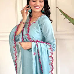 HERE&NOW Floral Embroidered Kurta with Trousers & Dupatta image 2