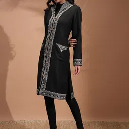 Vishudh Black Floral Embroidered Spread Collar Longline Tailored Jacket image 5