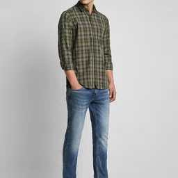 Peter England Casuals Slim Fit Checked Spread Collar Pure Cotton Casual Shirt image 5