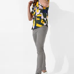 Campus Sutra Classic Geometric Printed Cotton Casual Shirt image 5