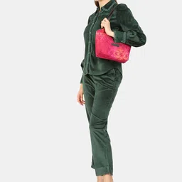 bellamia Women Green Solid Velvet Divinity Co-Ords image 5