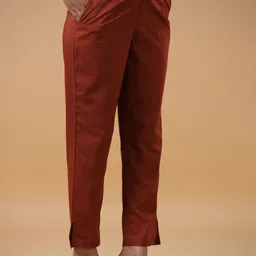 SAVI Floral Printed Mandarin Collar Pure Cotton Straight Kurta with Trousers image 2
