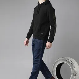 roadster Men Full Sleeve Solid Hooded Sweatshirt image 4