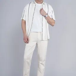 levi's 511 Men Slim Fit Beige Pure Cotton Trousers image 2