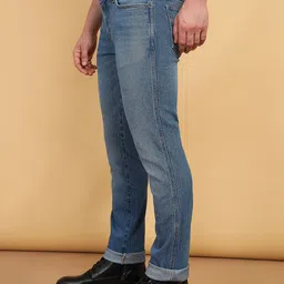 Wrangler Men Skanders Slim Fit Low-Rise Low Distress Light Fade Stretchable Jeans image 3