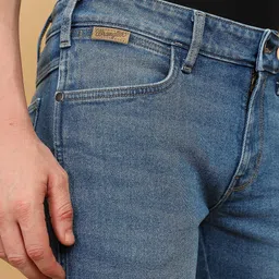 Wrangler Men Skanders Slim Fit Low-Rise Low Distress Light Fade Stretchable Jeans image 4