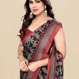 MIRCHI FASHION Black & Red Geometric Printed Block Print Saree image 4