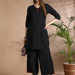 aayusika V-Neck Three-Quarter Sleeves Pure Cotton Tunic With Palazzos image 5