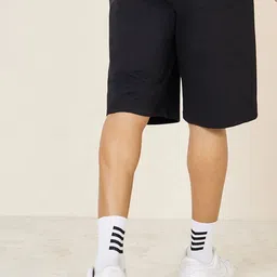 Styli Men Slogan Print Oversized Shorts image 3