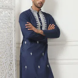 Jompers Floral Embroidered Sequinned Mandarin Collar Cotton Silk Straight Kurta-picture-36