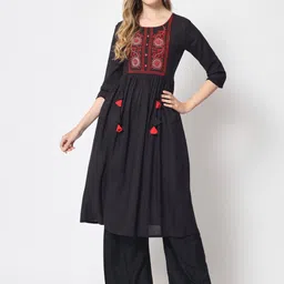 KBZ Women Yoke Design Thread Work Kurta-picture-15