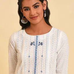 W Ethnic Motif Embroidered A-Line Pure Cotton Kurta image 4